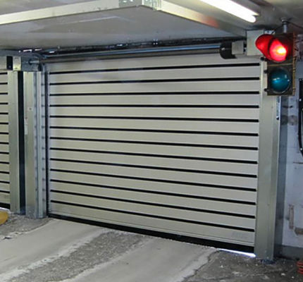 اثبات زنگ زدگی درب با سرعت بالا مارپیچ تجاری برای پارکینگ زیرزمینی
