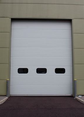 درب های فوقانی بخش تجاری برای ایستگاه آتش نشانی و درب آسانسور صنعتی