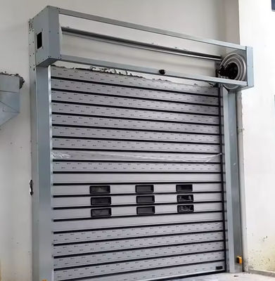 سرعت درب مارپیچی با 0.8m / s باز کردن 0.75KW قدرت موتور سیستم ایمنی سنسور فوتو الکتریکی