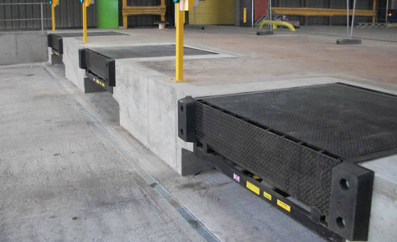 برقی بارگذاری استخر سطح با ویژگی های ایمنی بهبود یافته 8ton 10ton کانتینر پل سوار شدن ثابت