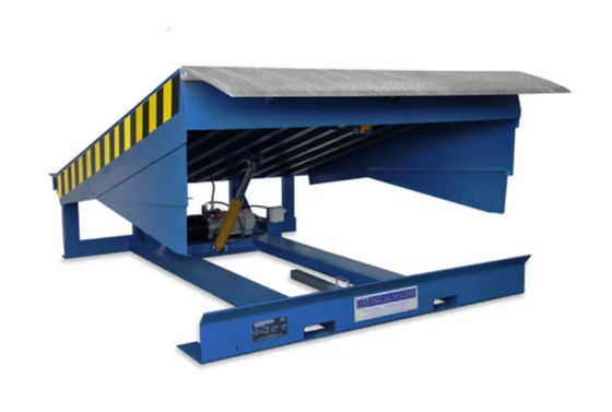 کارگاه اتوماتیک Dock Plate Dock Door Levelers 25000-40000LBS طراحی ایمن سفارشی شده