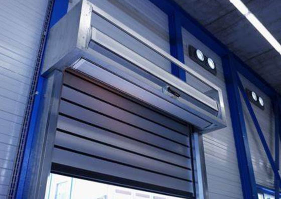سرعت سریع خارجی آلومینیوم سرعت عمل سریع سرعت بالا 380V 50hz کنترل از راه دور صنعتی سرعت باز 0.8m/s