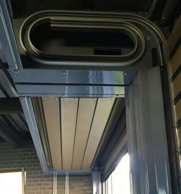 مقاومت در برابر باد آلومینیوم سفت و صاف با درب مارپیچی با سرعت بالا - منبع برق 220V / 50HZ