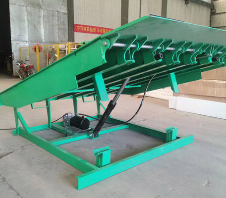کارگاه اتوماتیک Dock Plate Dock Door Levelers 25000-40000LBS طراحی ایمن پلت فرم مکانیکی اندازه سفارشی