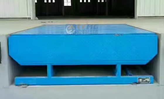 کنترل از راه دور دستی درب بارانداز سطح کننده ها کارگاه اتوماتیک صفحه بارانداز سطح کننده های درب بارانداز 25000-40000LBS ظرفیت طراحی ایمن 10