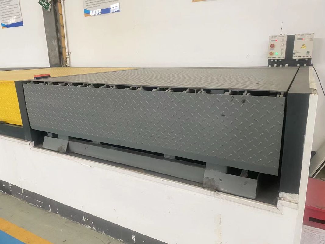 پودر قابل تنظیم پوشش داده شده اتوماتیک Dock Levelers 10t 12t 15t بار بزرگ ارتفاع تنظیم قابل تنظیم ثابت